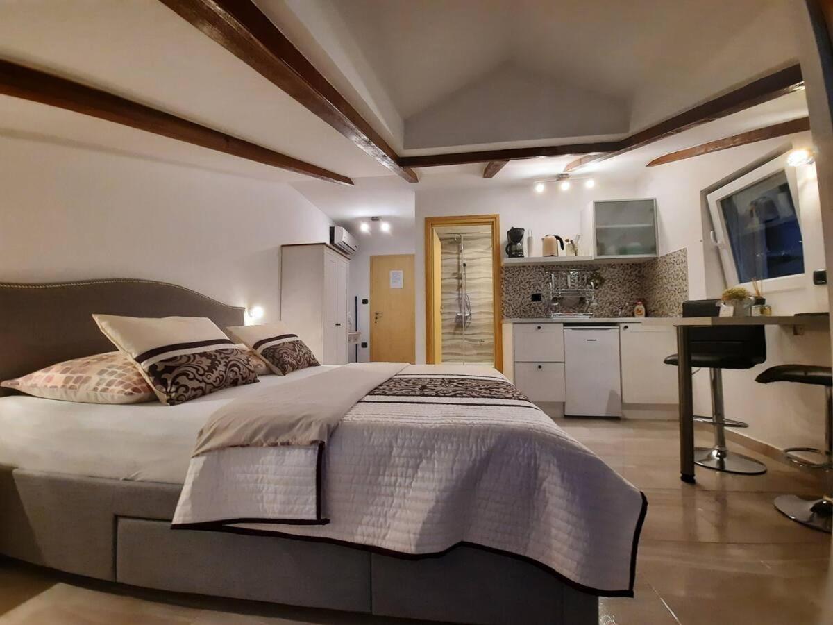 Apartments Prpic 1,Senj 塞尼 外观 照片